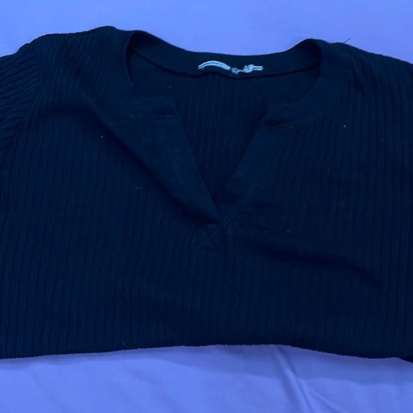 Black shirt - Picture 1 of 2